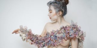 Valerie Cheung, Blooming, shoulderpiece, pelle, carta, filo cotone, colorante, 2018