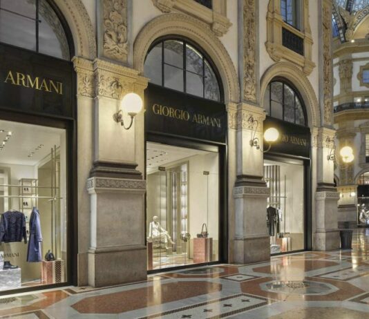 Store Giorgio Armani Milan