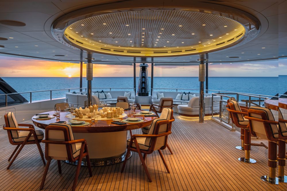 CRN M/Y AMOR À VIDA 67M